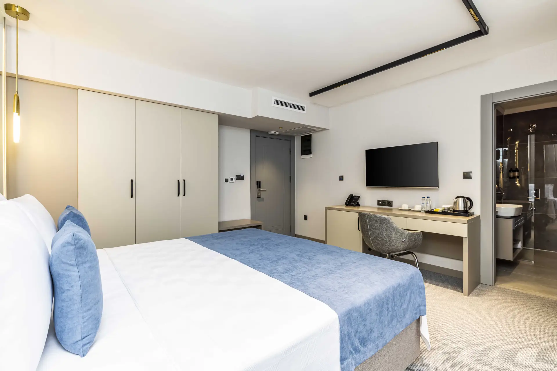 Ekonomik Oda Kara Manzaralı